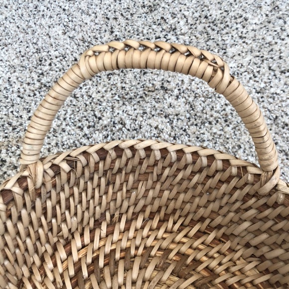 South Carolina sweet grass basket - Picture 4 of 4